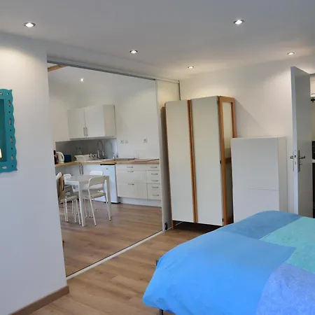 Chez Denis Et Isabelle 포르닉