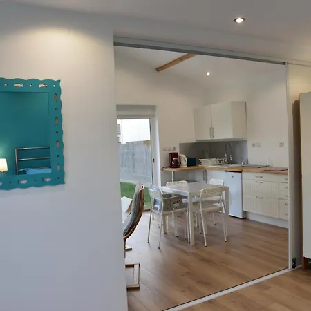 Chez Denis Et Isabelle Holiday home *